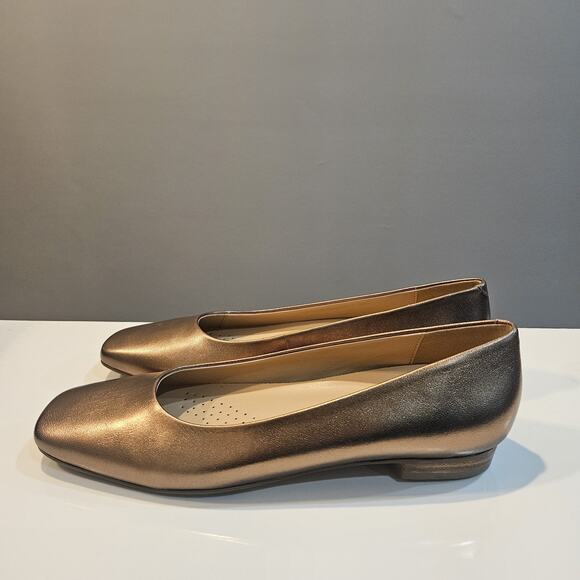 Trotters Shoes Womens Size 8N Narrow Flats Rose Bronze Leather Square Toe - Picture 1 of 9